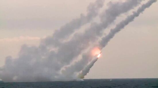 Russian warplanes and Kolpino submarine hit terrorist objects in Syria
