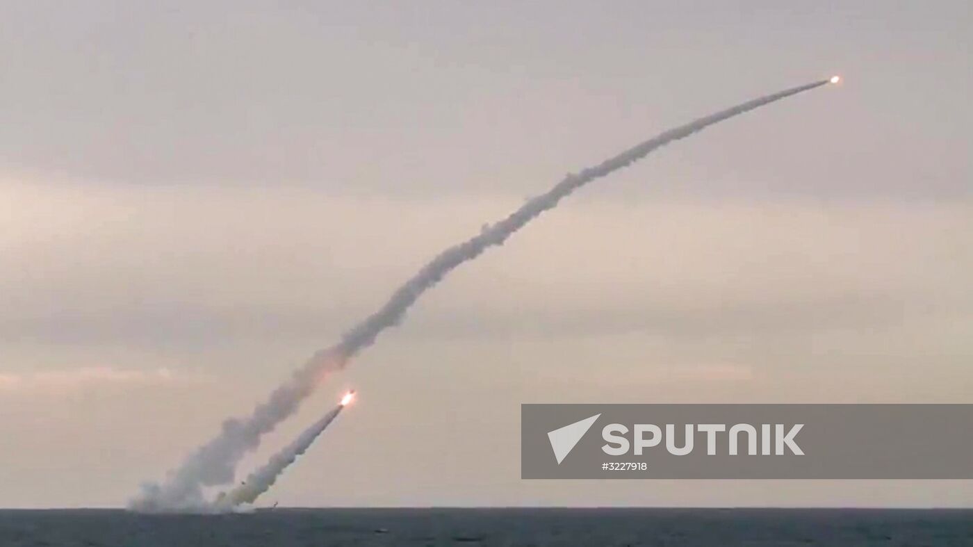 Russian warplanes and Kolpino submarine hit terrorist objects in Syria