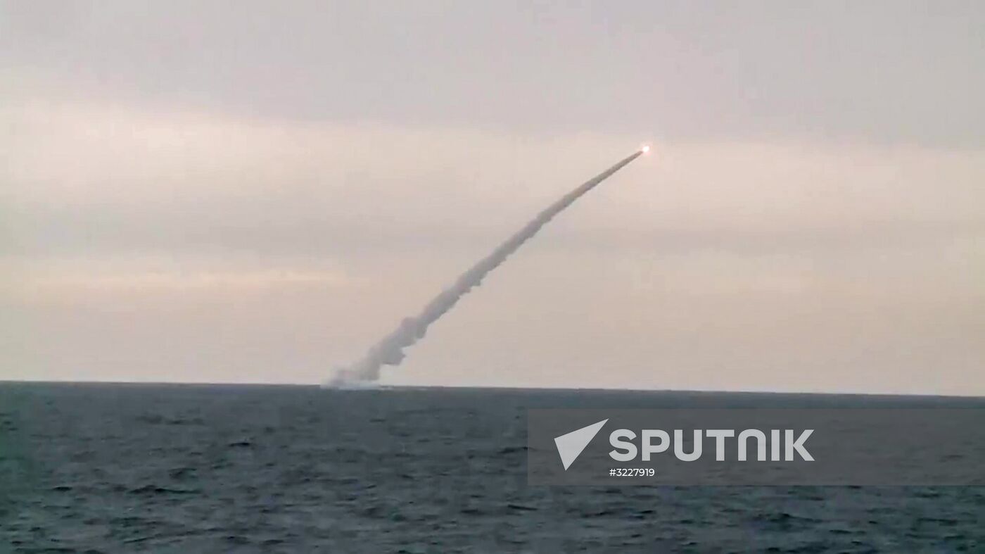 Russian warplanes and Kolpino submarine hit terrorist objects in Syria