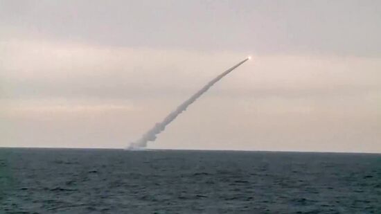 Russian warplanes and Kolpino submarine hit terrorist objects in Syria