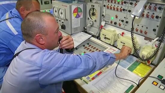 Russian warplanes and Kolpino submarine hit terrorist objects in Syria