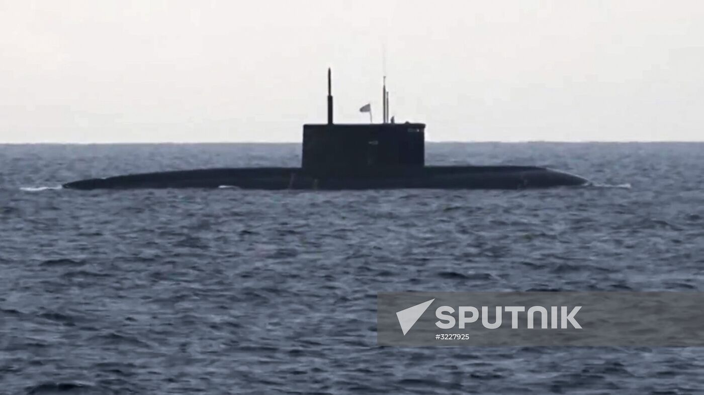 Russian warplanes and Kolpino submarine hit terrorist objects in Syria