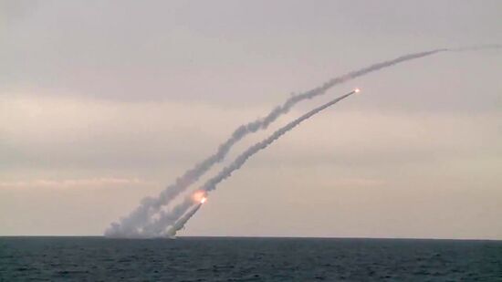 Russian warplanes and Kolpino submarine hit terrorist objects in Syria
