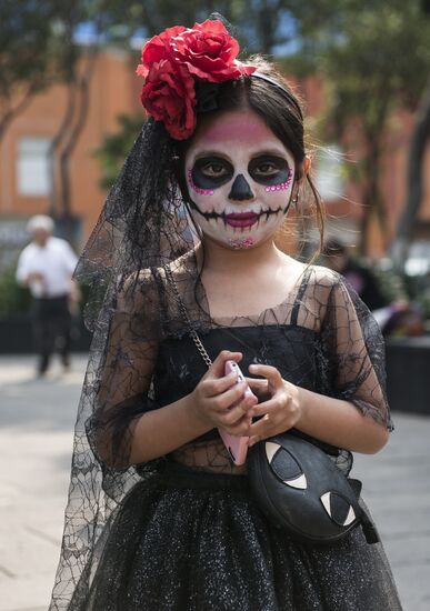 Mexico City celebrates the Day of the Dead