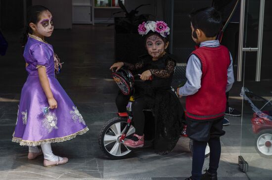 Mexico City celebrates the Day of the Dead