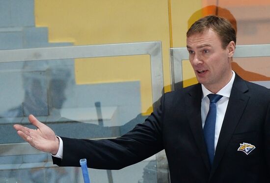 Kontinental Hockey League. Avtomobilist vs. Metallurg