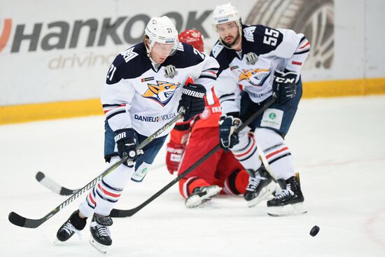 Kontinental Hockey League. Avtomobilist vs. Metallurg