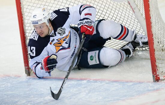 Kontinental Hockey League. Avtomobilist vs. Metallurg