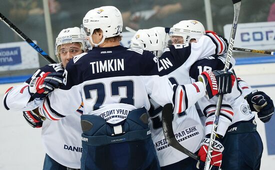 Kontinental Hockey League. Avtomobilist vs. Metallurg