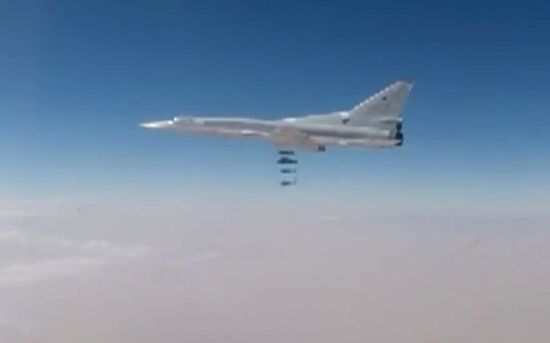 Tu-22M3 long-range bombers hit terrorist targets in Syria