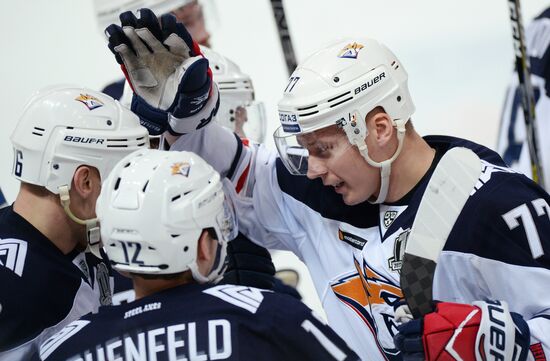 Kontinental Hockey League. Avtomobilist vs. Metallurg