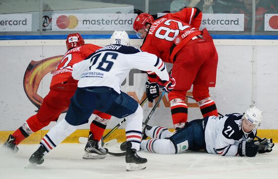 Kontinental Hockey League. Avtomobilist vs. Metallurg