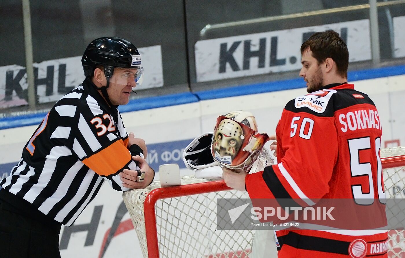 Kontinental Hockey League. Avtomobilist vs. Metallurg