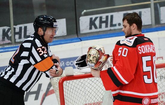 Kontinental Hockey League. Avtomobilist vs. Metallurg