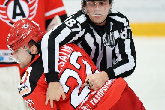 Kontinental Hockey League. Avtomobilist vs. Metallurg
