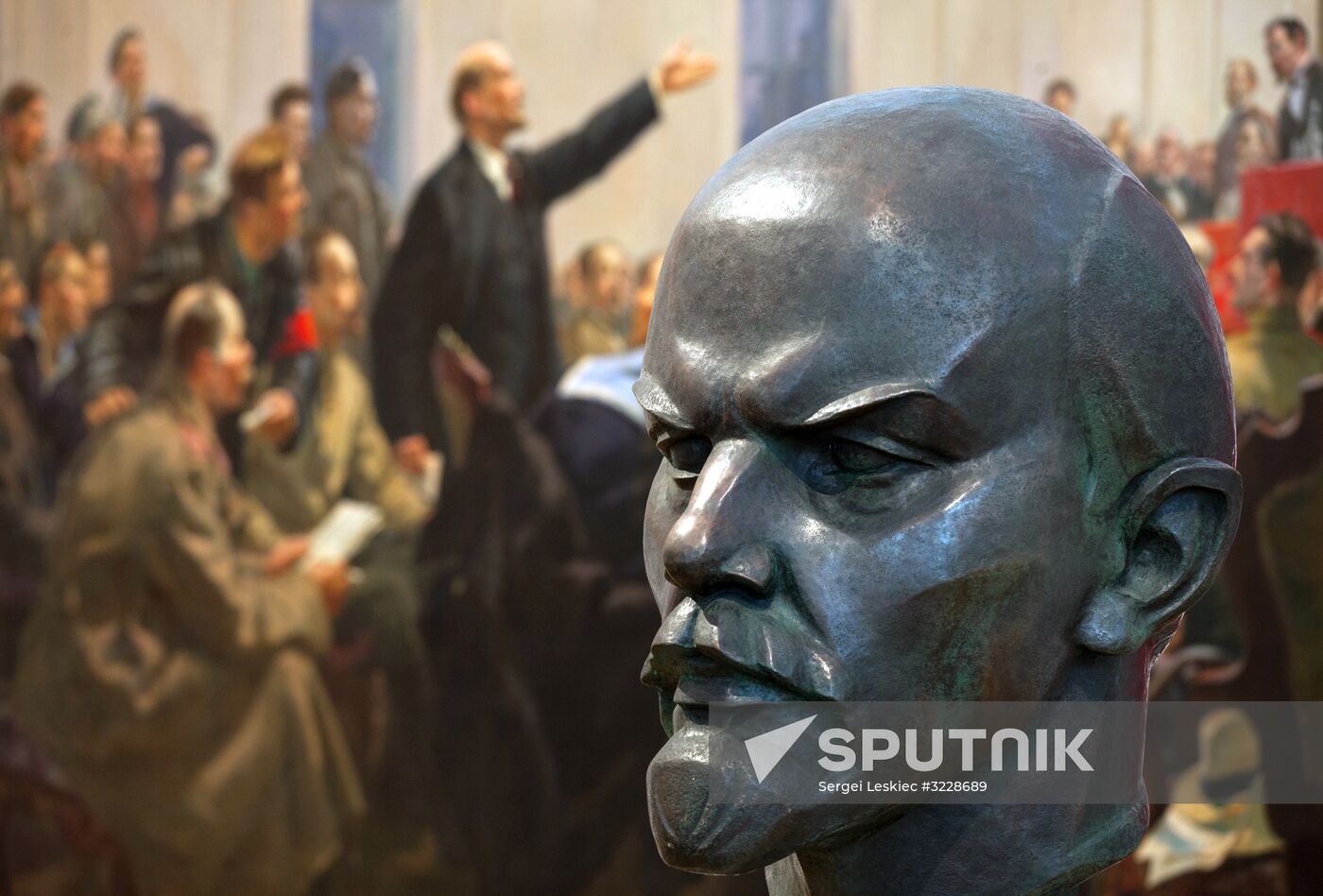 Lenin '17 exhibition unveiled in Minsk
