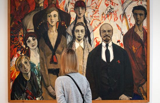 Lenin '17 exhibition unveiled in Minsk