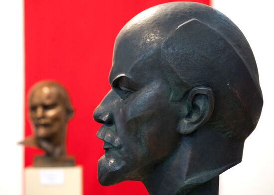 Lenin '17 exhibition unveiled in Minsk