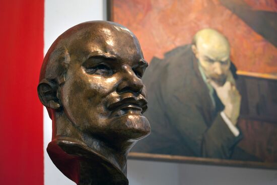 Lenin '17 exhibition unveiled in Minsk
