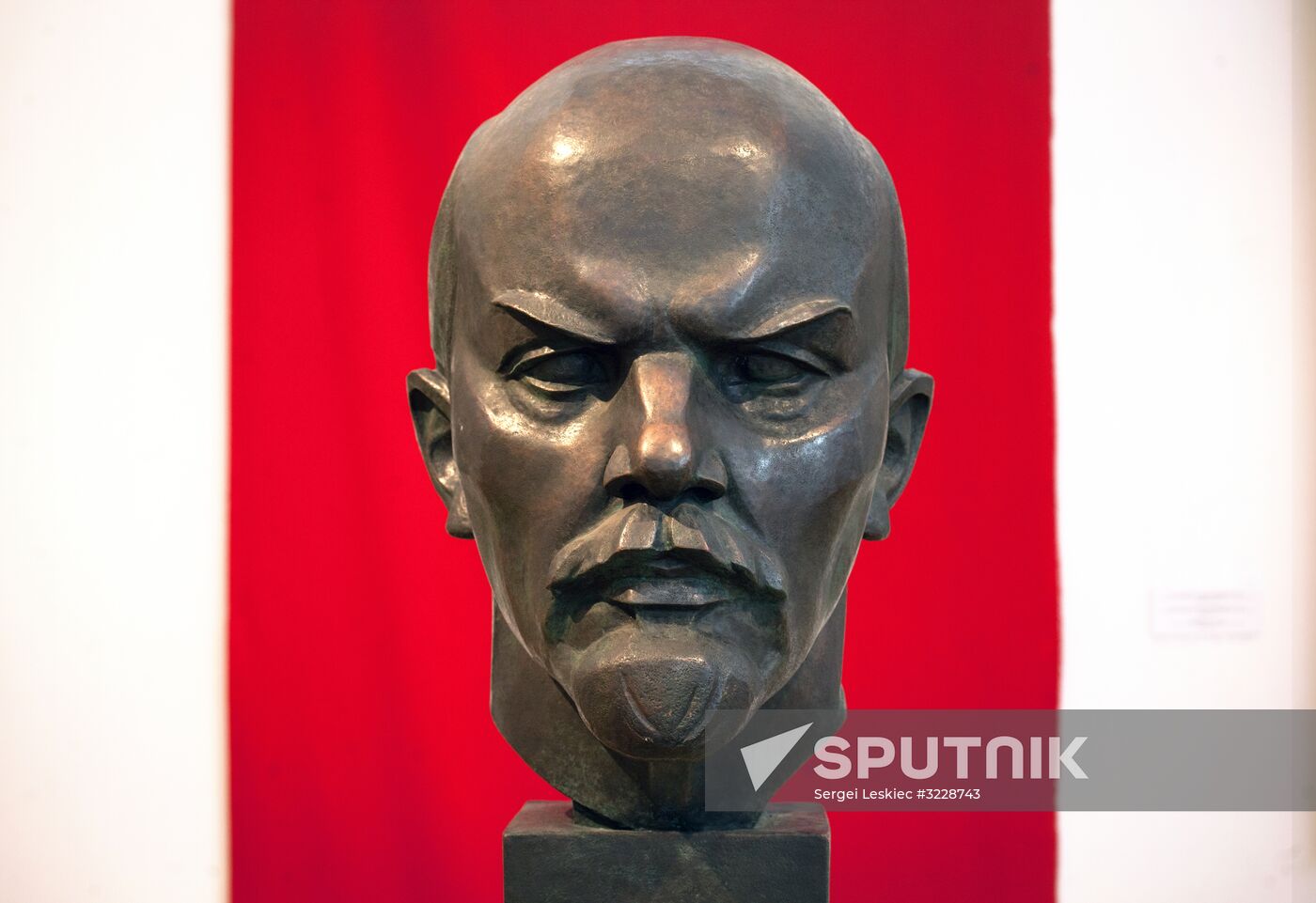 Lenin '17 exhibition unveiled in Minsk