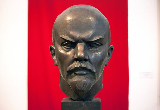Lenin '17 exhibition unveiled in Minsk