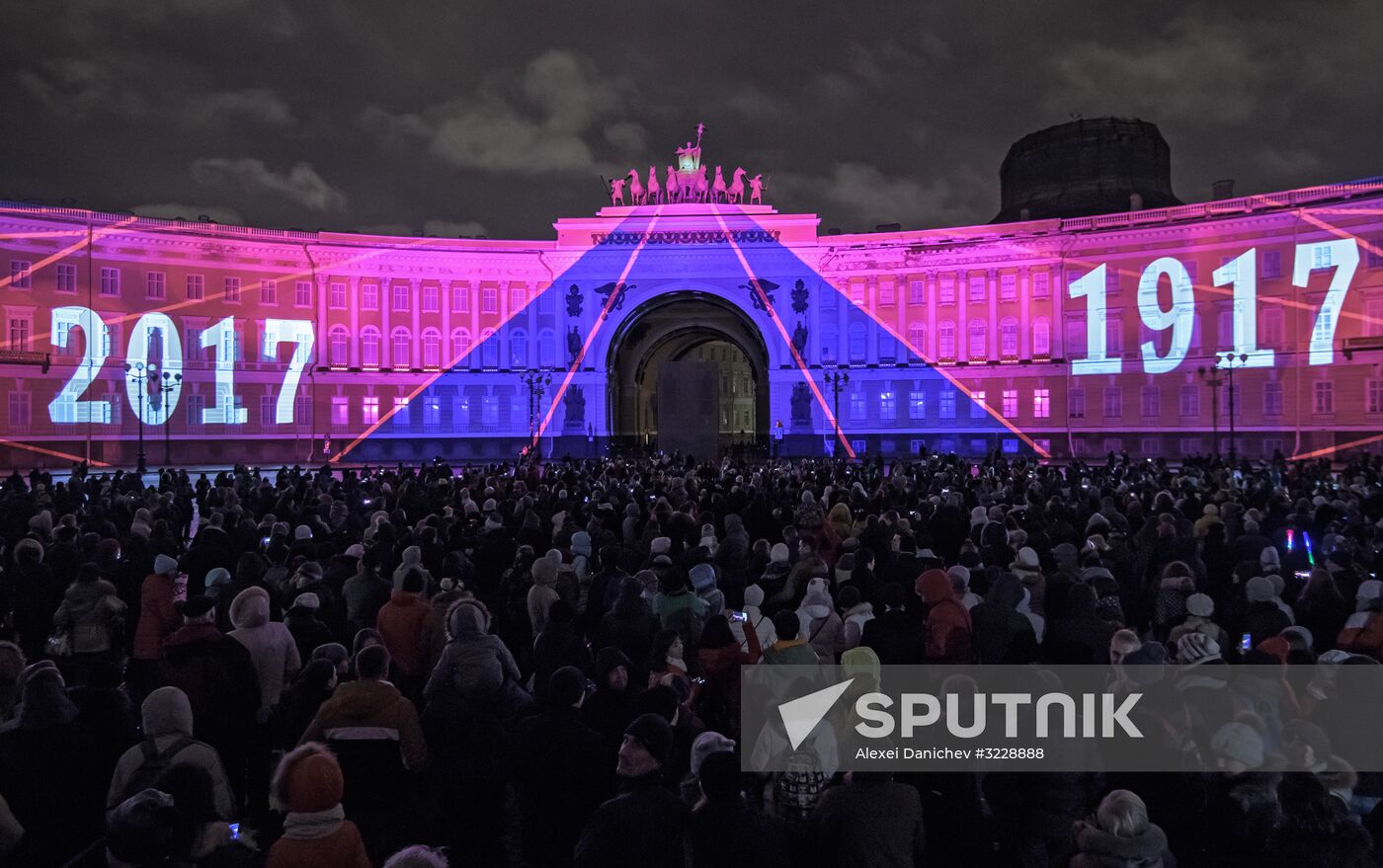 3D video mapping show on Palace Square in St. Petersburg