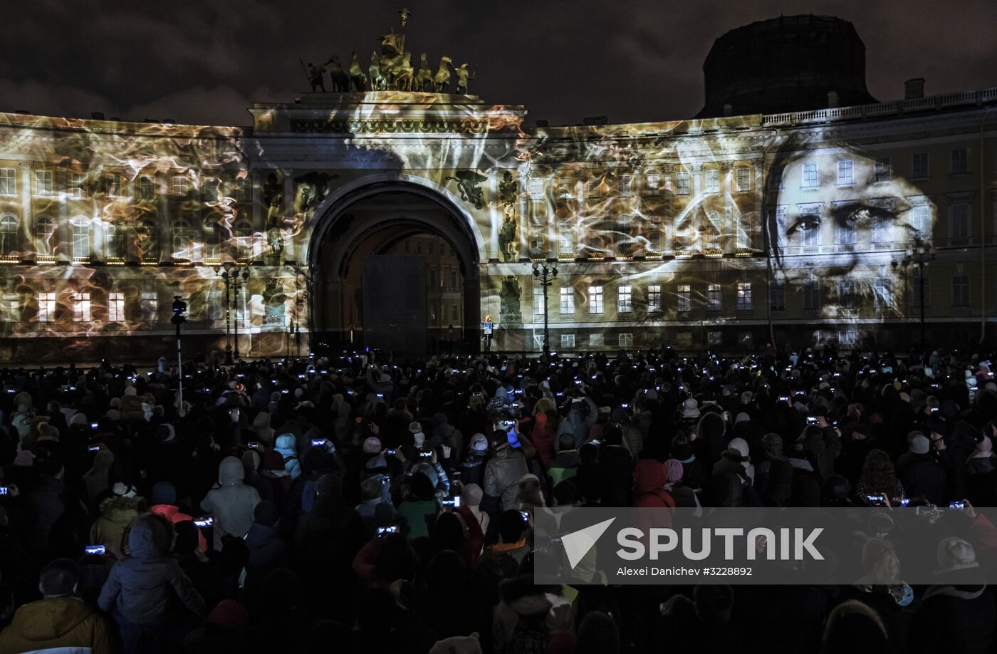 3D video mapping show on Palace Square in St. Petersburg