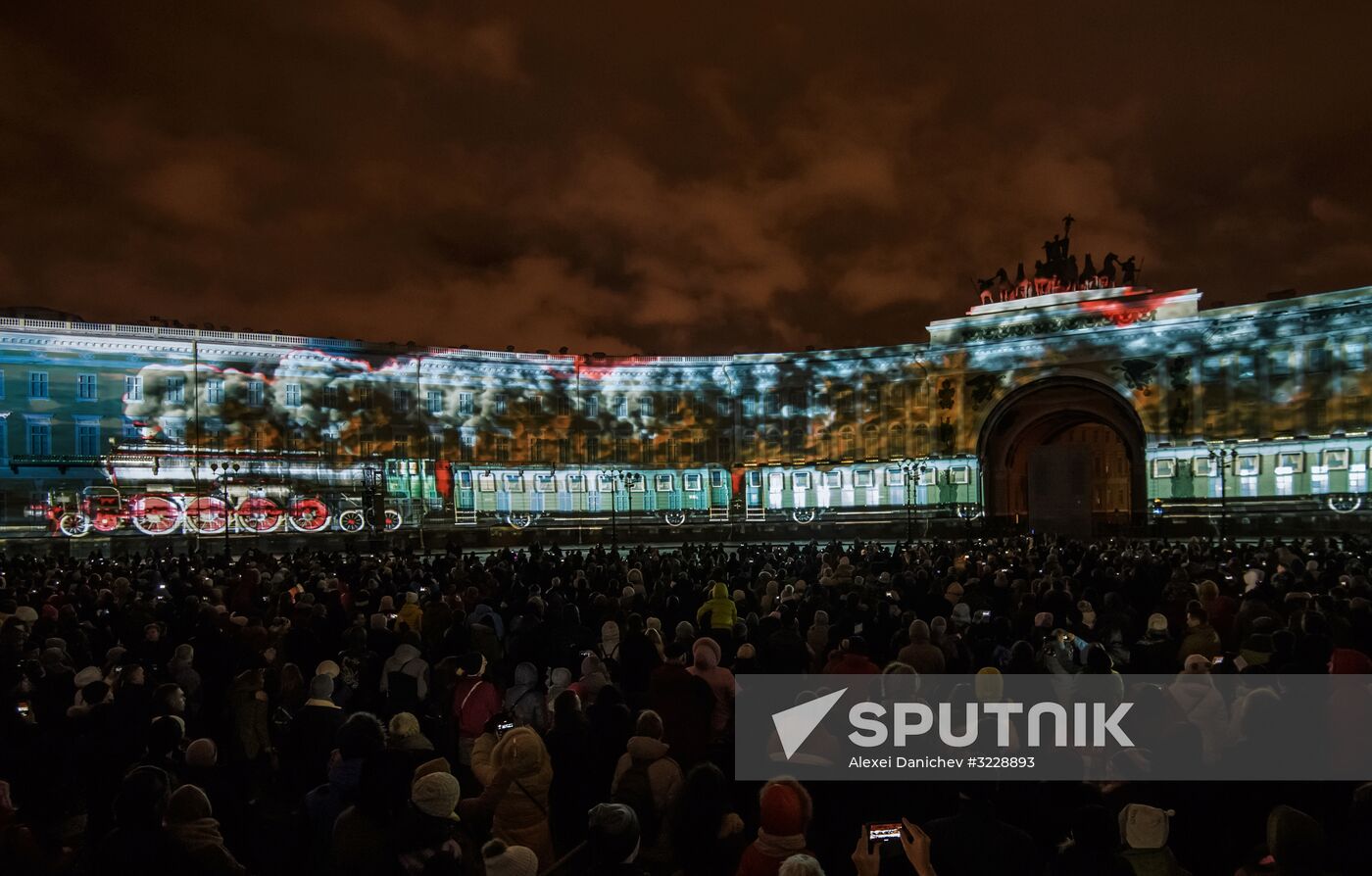 3D video mapping show on Palace Square in St. Petersburg