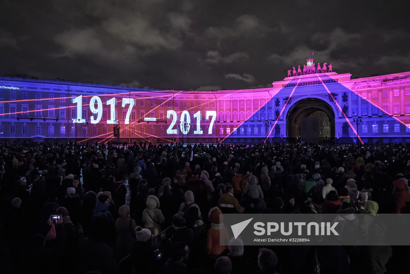 3D video mapping show on Palace Square in St. Petersburg