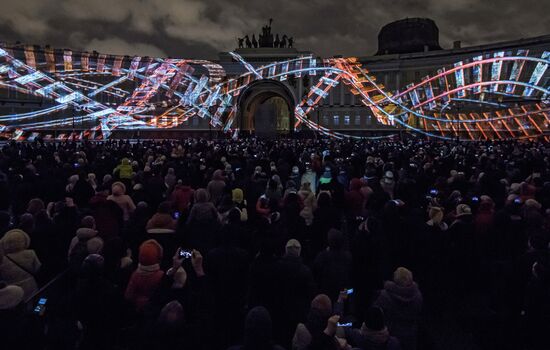 3D video mapping show on Palace Square in St. Petersburg