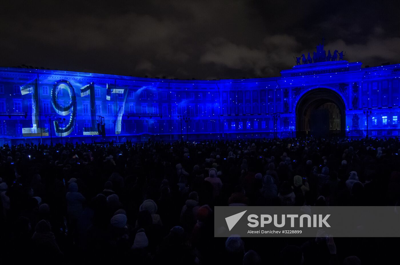 3D video mapping show on Palace Square in St. Petersburg