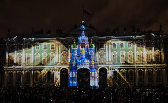 3D video mapping show on Palace Square in St. Petersburg