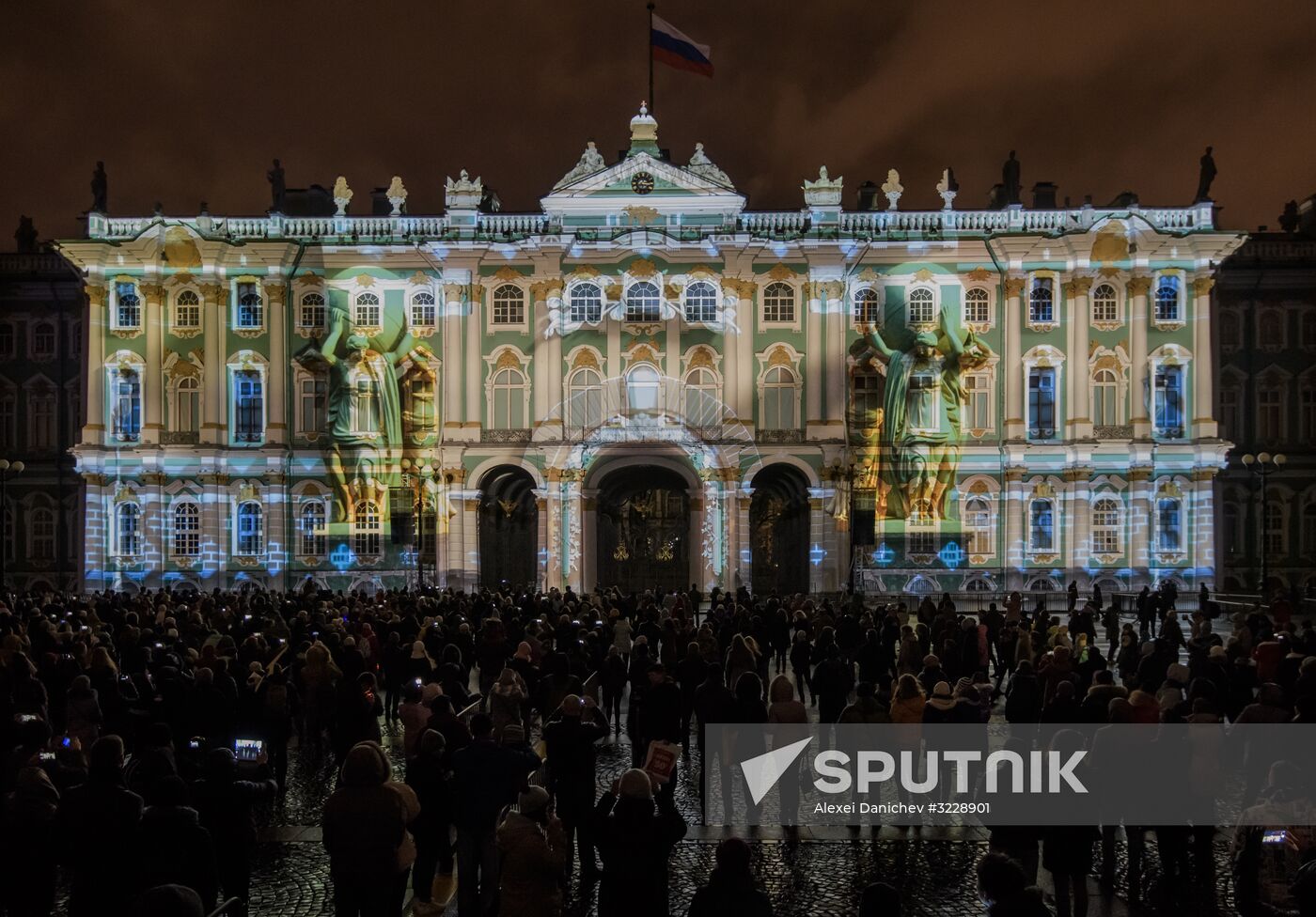 3D video mapping show on Palace Square in St. Petersburg