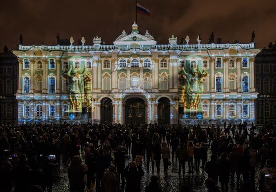 3D video mapping show on Palace Square in St. Petersburg