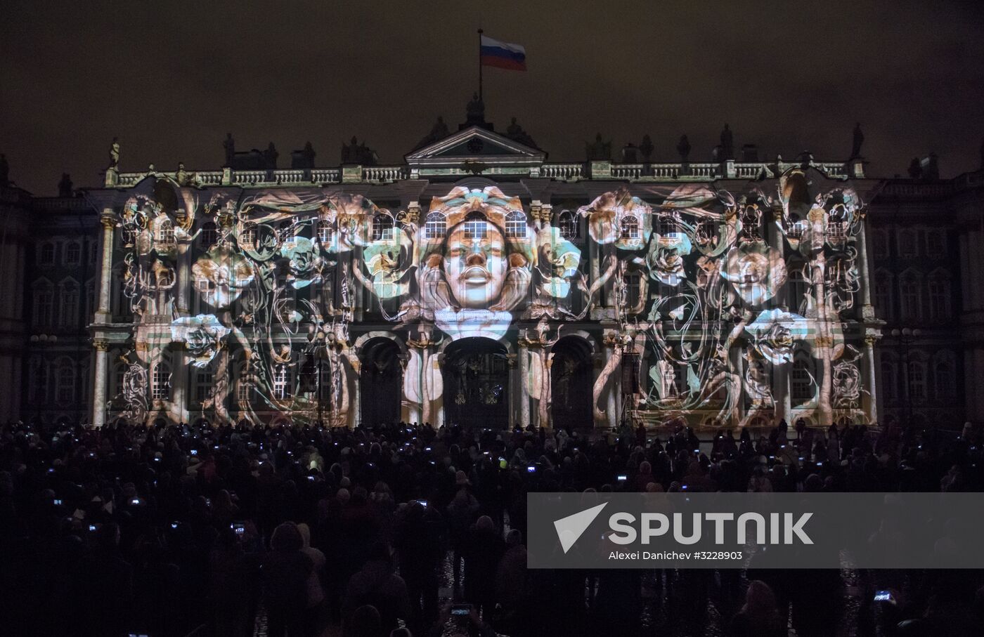 3D video mapping show on Palace Square in St. Petersburg