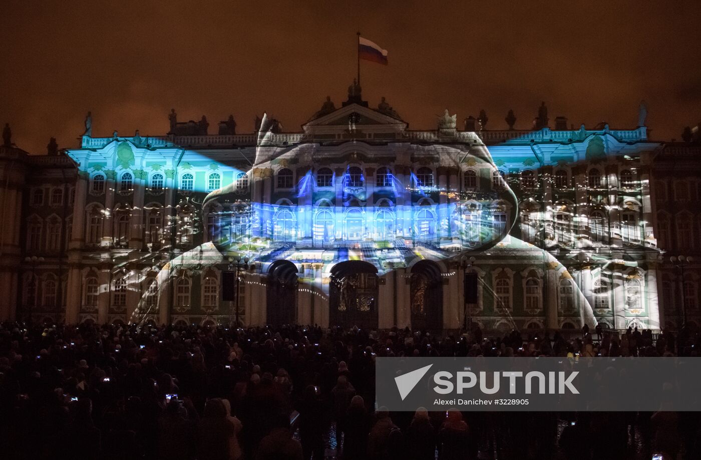 3D video mapping show on Palace Square in St. Petersburg