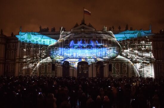 3D video mapping show on Palace Square in St. Petersburg