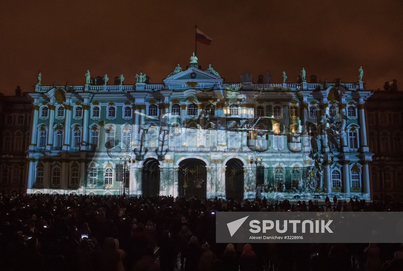 3D video mapping show on Palace Square in St. Petersburg