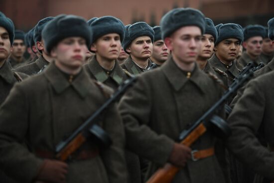 Final rehearsal of march marking 76th anniversary of 1941 parade