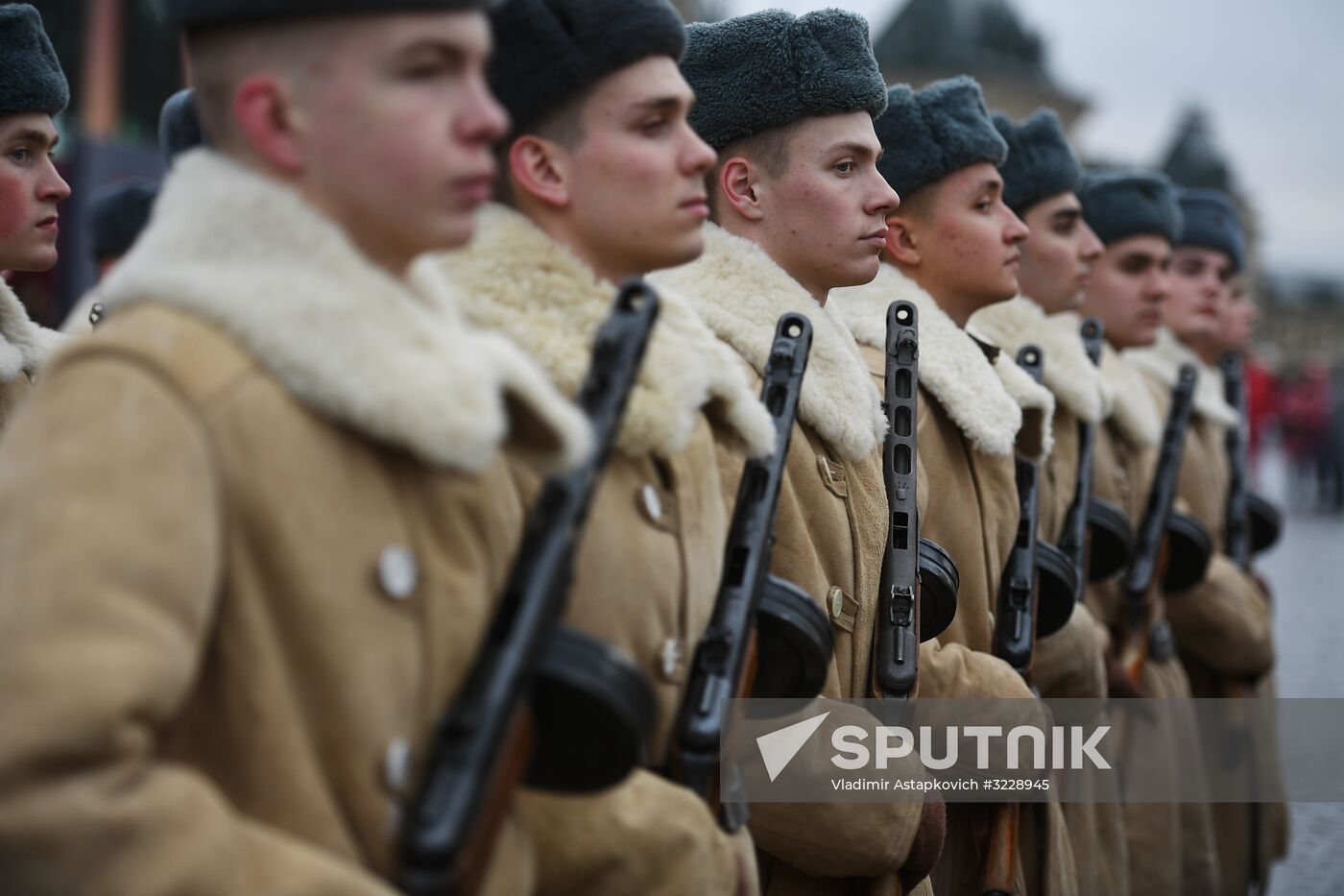 Final rehearsal of march marking 76th anniversary of 1941 parade