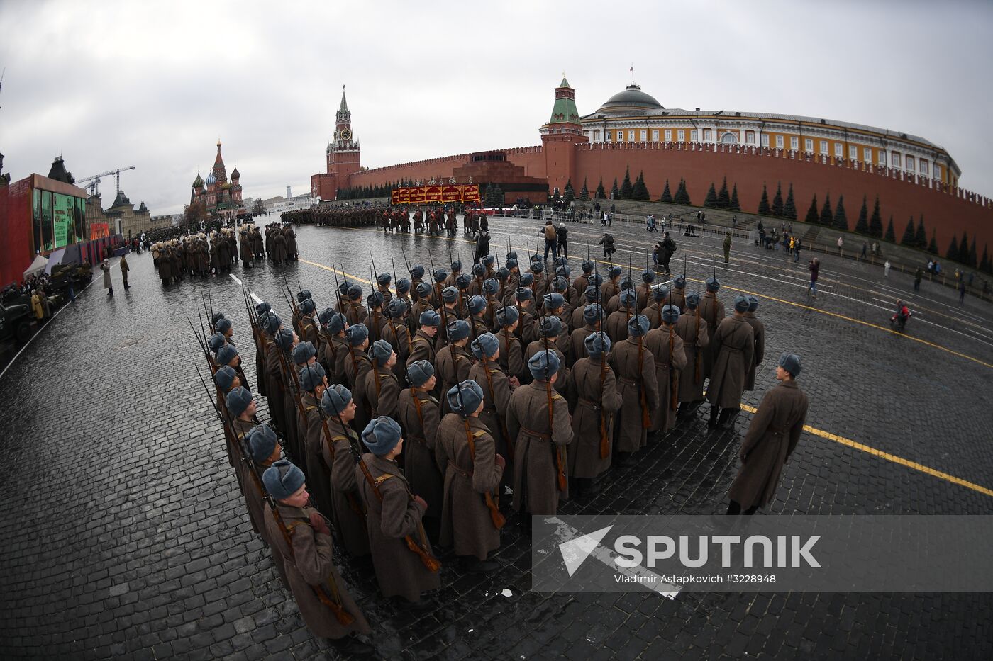 Final rehearsal of march marking 76th anniversary of 1941 parade