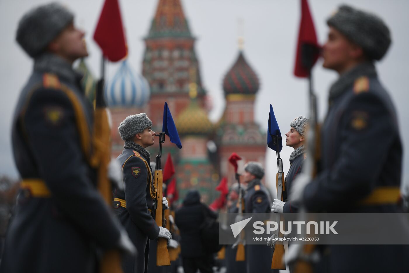 Final rehearsal of march marking 76th anniversary of 1941 parade
