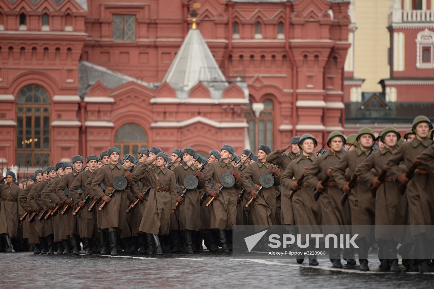 Final rehearsal of march marking 76th anniversary of 1941 parade