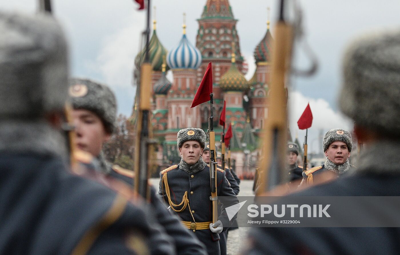 Final rehearsal of march marking 76th anniversary of 1941 parade