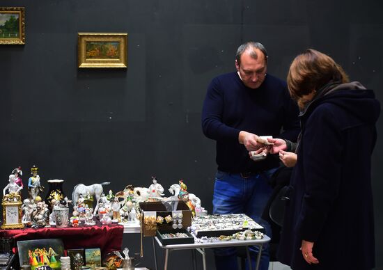 City flea market