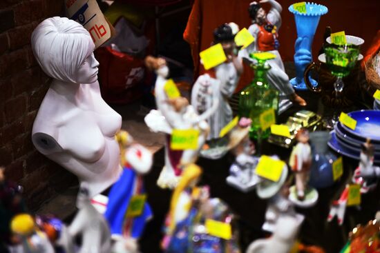 City flea market