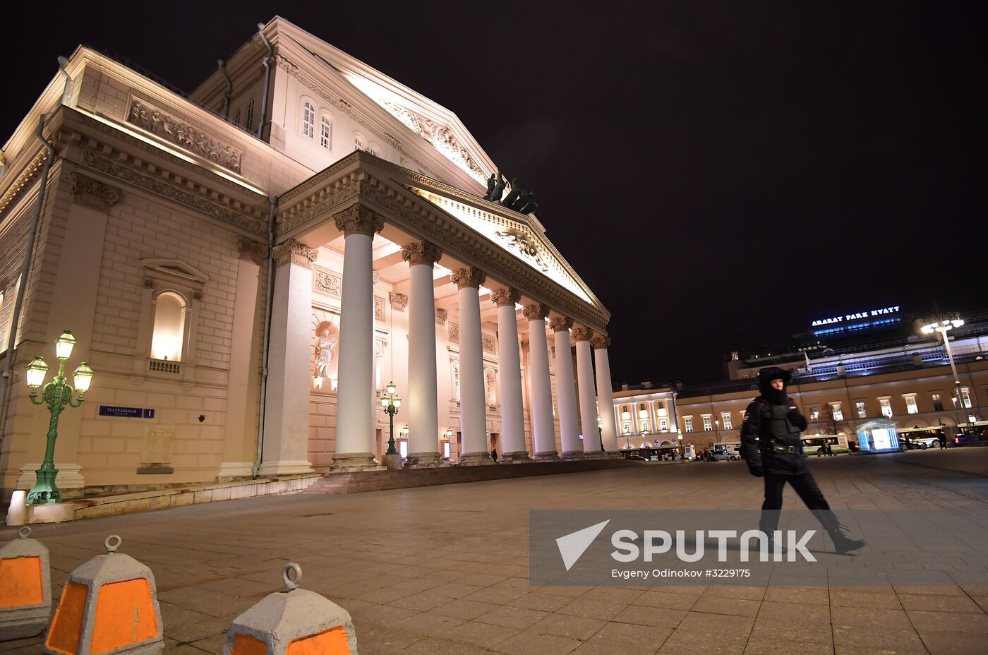 People evacuated from Bolshoi Theater over bomb alerts