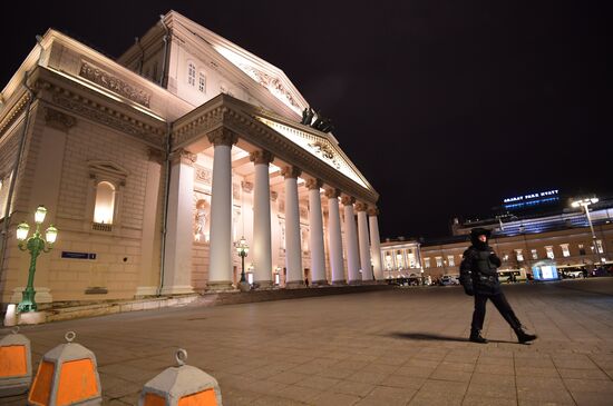 People evacuated from Bolshoi Theater over bomb alerts