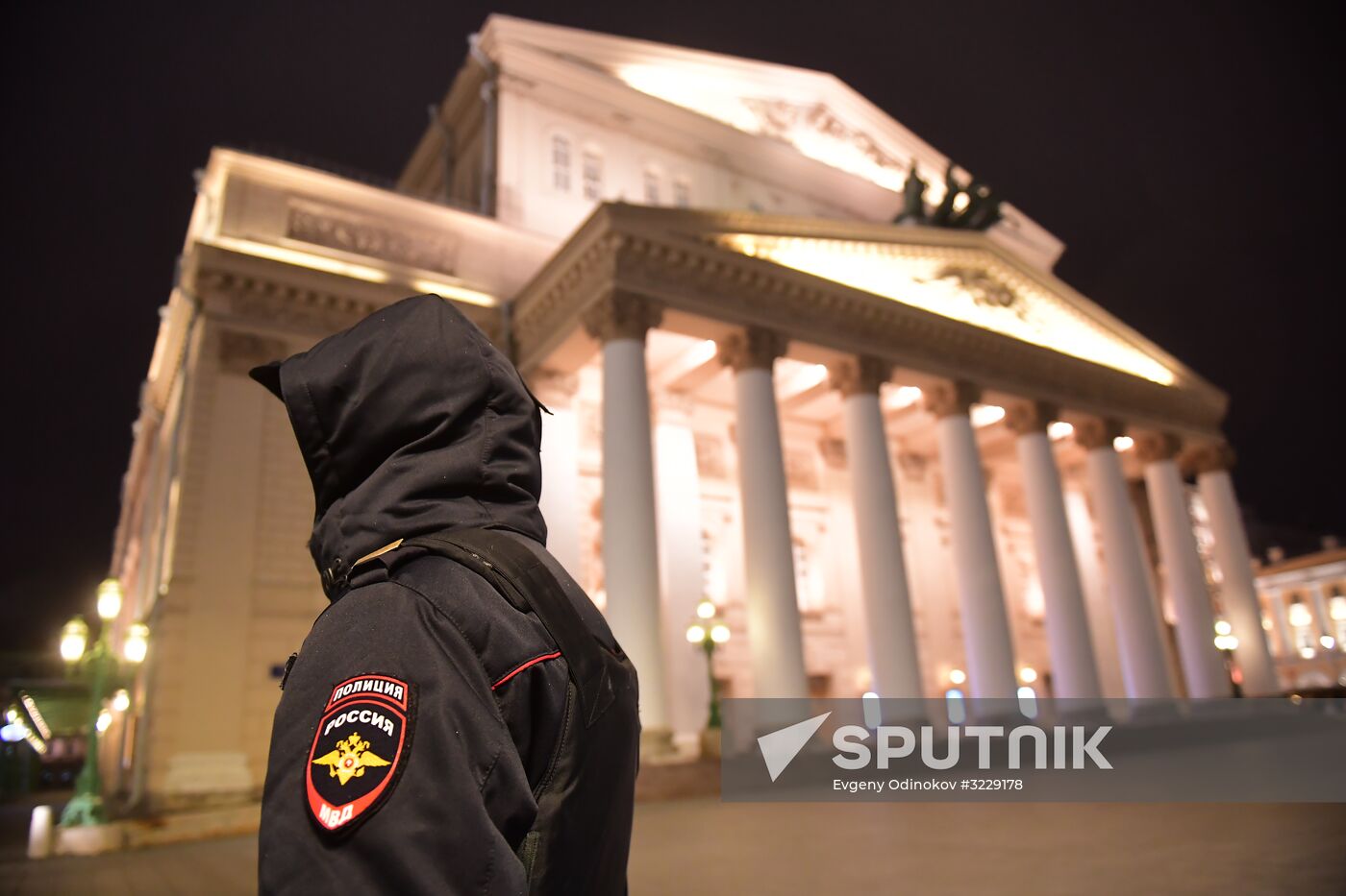 People evacuated from Bolshoi Theater over bomb alerts
