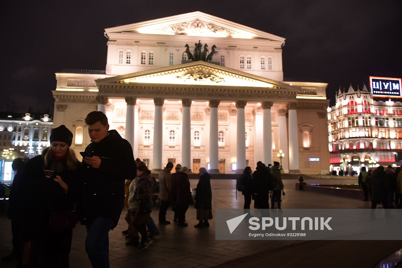 People evacuated from Bolshoi Theater over bomb alerts
